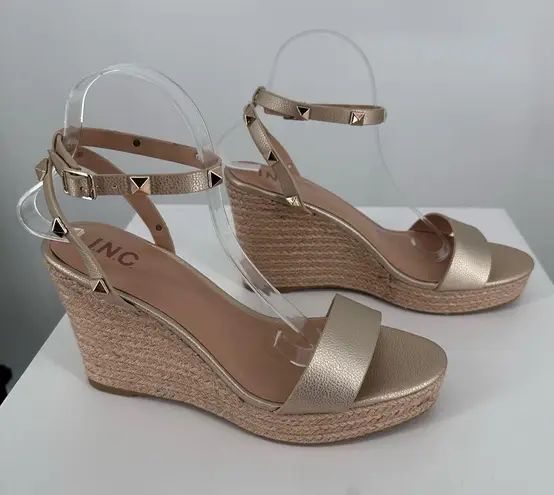 INC Maverickp Faux Leather Ankle Strap Wedge Sandals Gold size 10 Studded