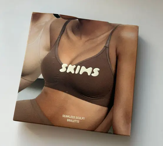 SKIMS seamless sculpt bralette- NWT- onyx
