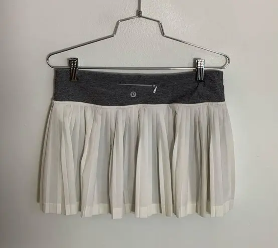 Lululemon  White Pleated Skirt