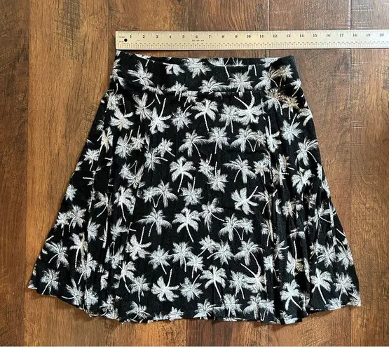 YESSICA black & white palm tree flounce skirt, size S