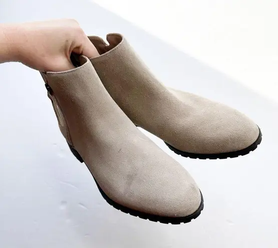 Caslon  Brielle Water Resistant Bootie Lug Sole Supple Suede Tan Size 8.5