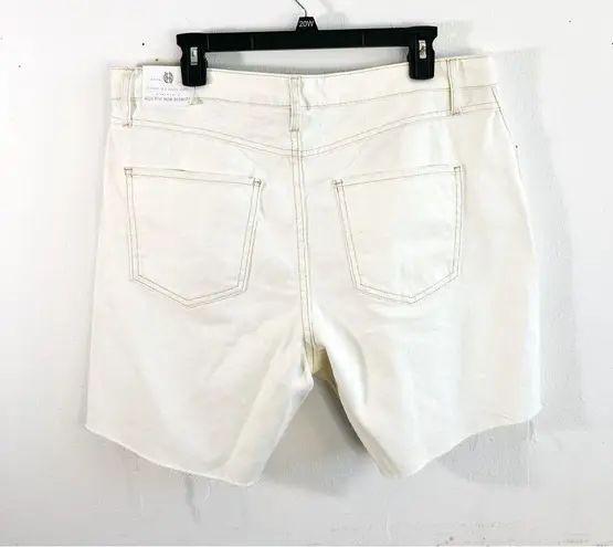 House of Harlow  1960 Shorts Revolve Off White High Rise Mom Bermuda Sz 32 NWT