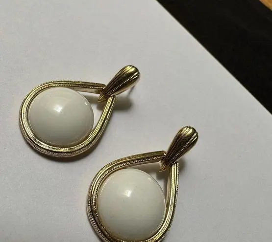 Trifari Signed Gold Tone & White Dangle Drop Pierced Earrings