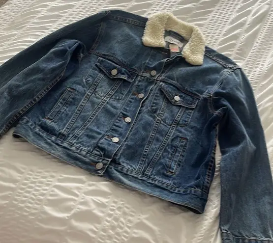 Victoria's Secret Womens 🆕 VICTORIA’S SECRET Unveil denim jacket w/ Sherpa collar