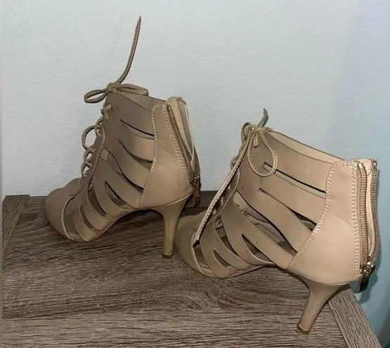 X-Appeal Chic Feminine Beige Tan Peep Toe Cut Out Lace Up 4-Inch Heel Shoes Sz 8