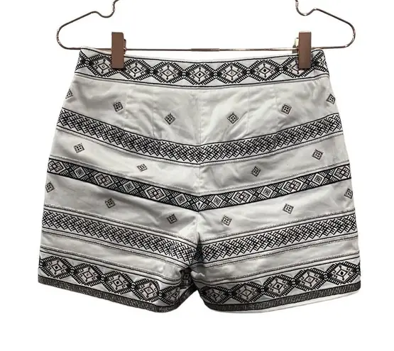 White House | Black Market  5 Inch Shorts size 2 petite.