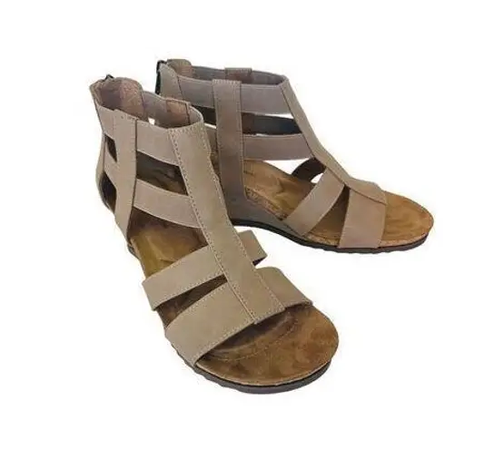 Adrienne Vittadini Women's Tariana Wedge Sandal Light Taupe Size 9M Back Zipper