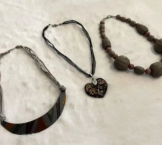 3 Vintage 90’s Necklaces: Black Glass Heart, Neutral Metal Plate, & Gray Walnut