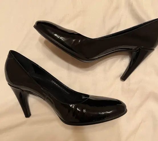 Ecco Black Patent Simple Heels