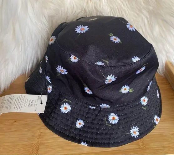 Alice + Olivia  by Stacey Bendet Reversible Daisy Bucket Hat