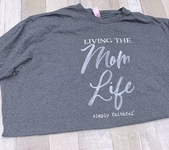 None Living the Mom Life grey T-shirt size large