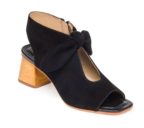 Bernardo Lizzie Dusk Kid Suede sandals casual classic stylish chic comfy