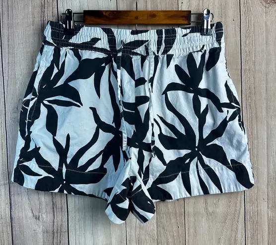 Free Assembly Stylish Black and White Women's Shorts Size M