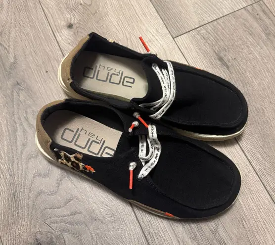 Hey Dude Wendy Star Slip-On Shoes Black w/ Leopard Star Women’s 6