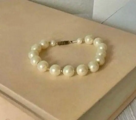 Pearl Bracelet Gold Bead Elegant Vintage “Lagaertha” Classic Minimal Pearlcore White
