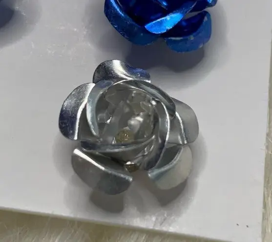 4 Large Metallic Rose Metal Stud Earrings Flawed Gold