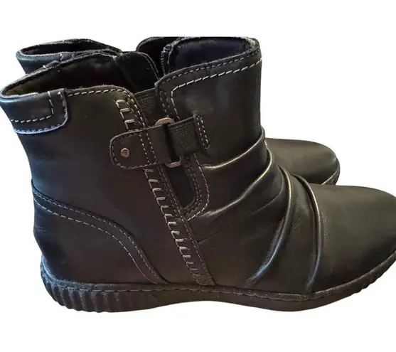 CLARKS Caroline Orchid Boots Size US Womens 11 M / Eur 42.5 New in Box MSRP $110 Black
