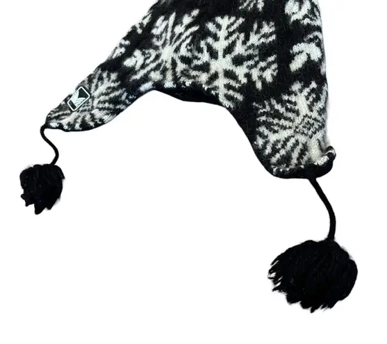 Women's Dale of Norway black white snowflake wool winter hat