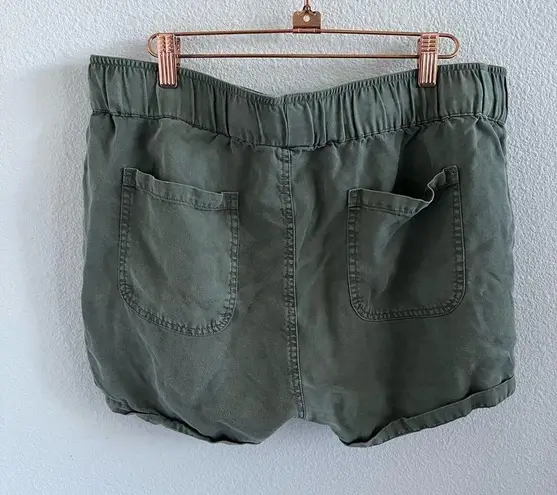 Ten Tree Dark Green 100% Tencel Pull On Elastic Waist Shorts Large