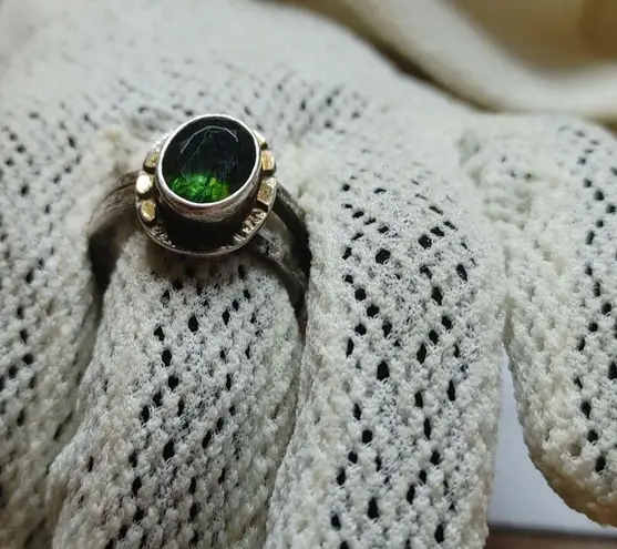 Sterling Silver Green Gemstone Ring Size 8.5 Intricate Band Design