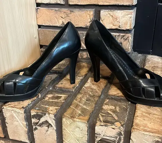 Fioni Black 4” Open Toe Heels Size 9