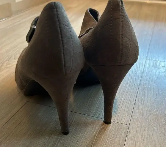 Women’s Dark gray suede ankle Pumps size 10
