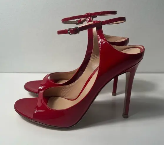 Gianvito Rossi Mara Peep Toe Ankle Strap Patent Leather Pump Sandals Heels