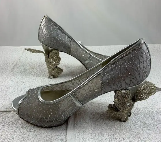 Cinderella 10M Bedazzled Silver Stiletto heels