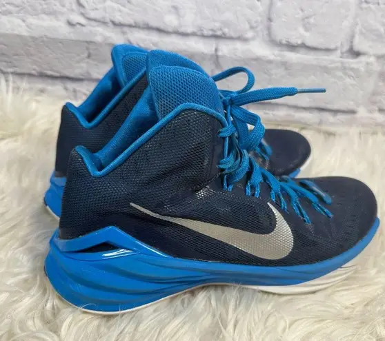 Nike 2014 Women's  hyperdunk blue basketball athletic shoes size 8