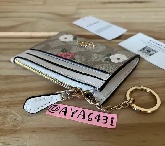 Coach Card Holder