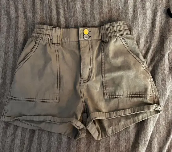 Full Tilt Tan Cargo Shorts with Brown Stitching