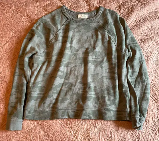 Universal Thread Camo Pull Over Size XL