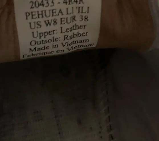 Olukai Pehuea Lī ‘Ili White Leather Sneakers Size 8