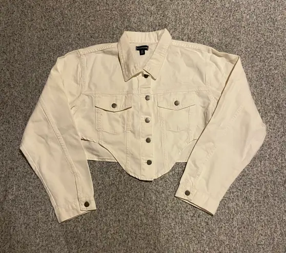 Pretty Little Thing Cropped Denim Jacket thumbnail 2