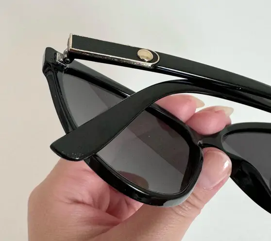 Black Plastic Cat Eye Polarized Sunglasses