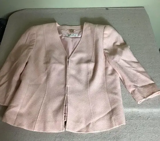 Escada Women’s Vintage Pink 3/4 Sleeve Blazer With Hook Closure Sz. 42/Lrg EUC Size L