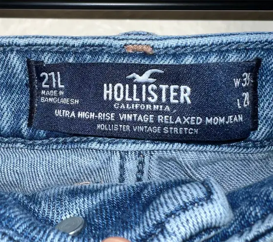 Hollister Vintage Stretch Two Toned Ultra High Rise Vintage Relaxed Mom Jean