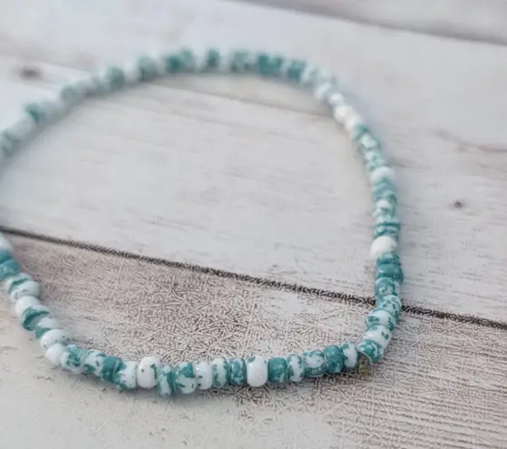 Thin Teal Tones & White Beaded Stretch Bracelet Green
