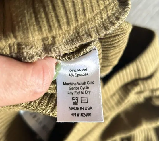 Amour Vert Amour very • Skylar Paris ribbed jogger in matcha