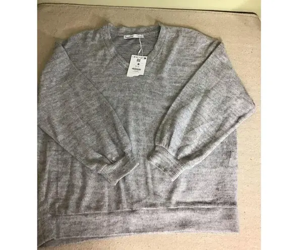 Bershka V-Neck Oversized Sweater Sz. Med light Gray NWT Comfy Oversized Fit