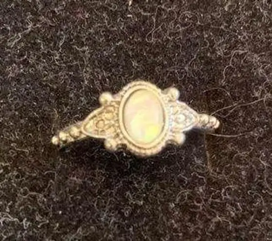 Vintage style intricate design ring 5 1/2 Silver