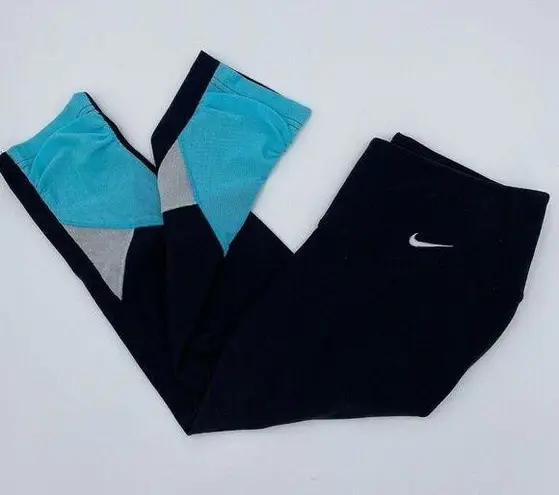 Nike  DRI FIT Size X-Small (26x20) Black Aqua Cropped Legging