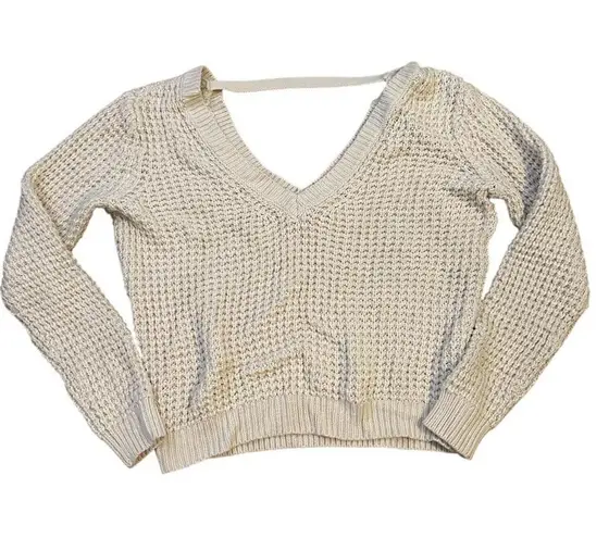 Forever 21 Cream and white chunky knitted v neck crop sweater