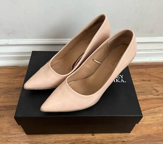 Ellen Tracy  Nude Pumps