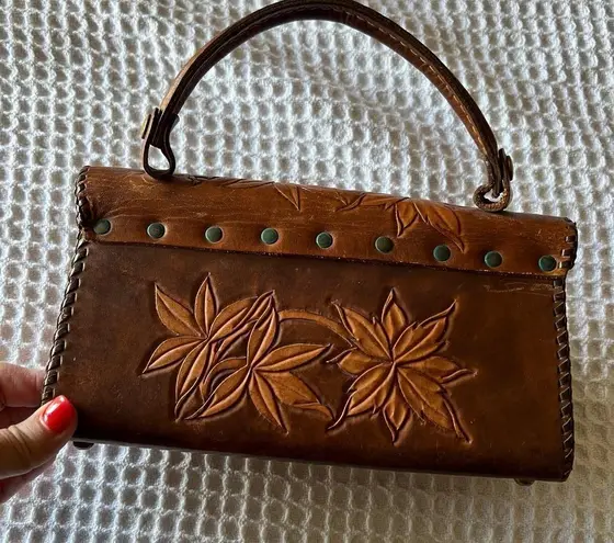 VINTAGE TOOLED LEATHER HANDBAG