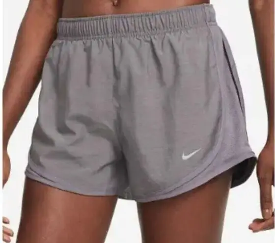 Nike 26.  DRI FIT GRAY SHORTS XS/WAIST:12”/INSEAM:2.5”/RISE:11”