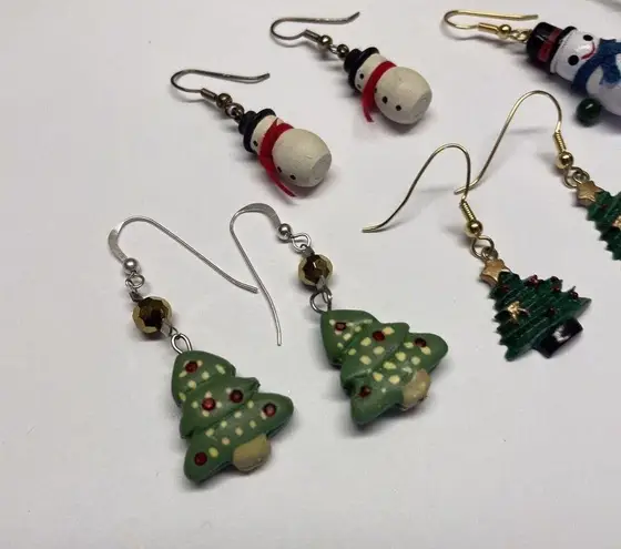 Lot Of 4 Earrings Pierced Christmas Holiday Dangle / Christmas Trees / Snowmen