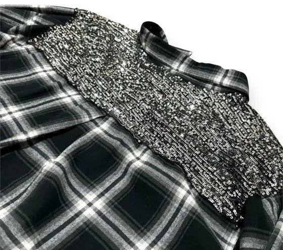 Originality Black White Plaid Cropped Raw Hem Oversize Flannel Top – Large