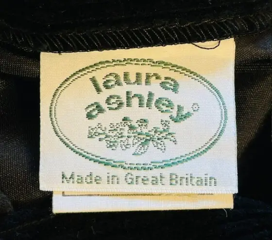 Laura Ashley Vintage A-Line Wide Wale Corduroy Full Midi Skirt