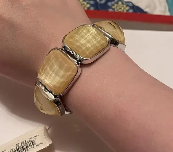 NWT Silver Tone / Yellow Plastic Stretchy Bracelet